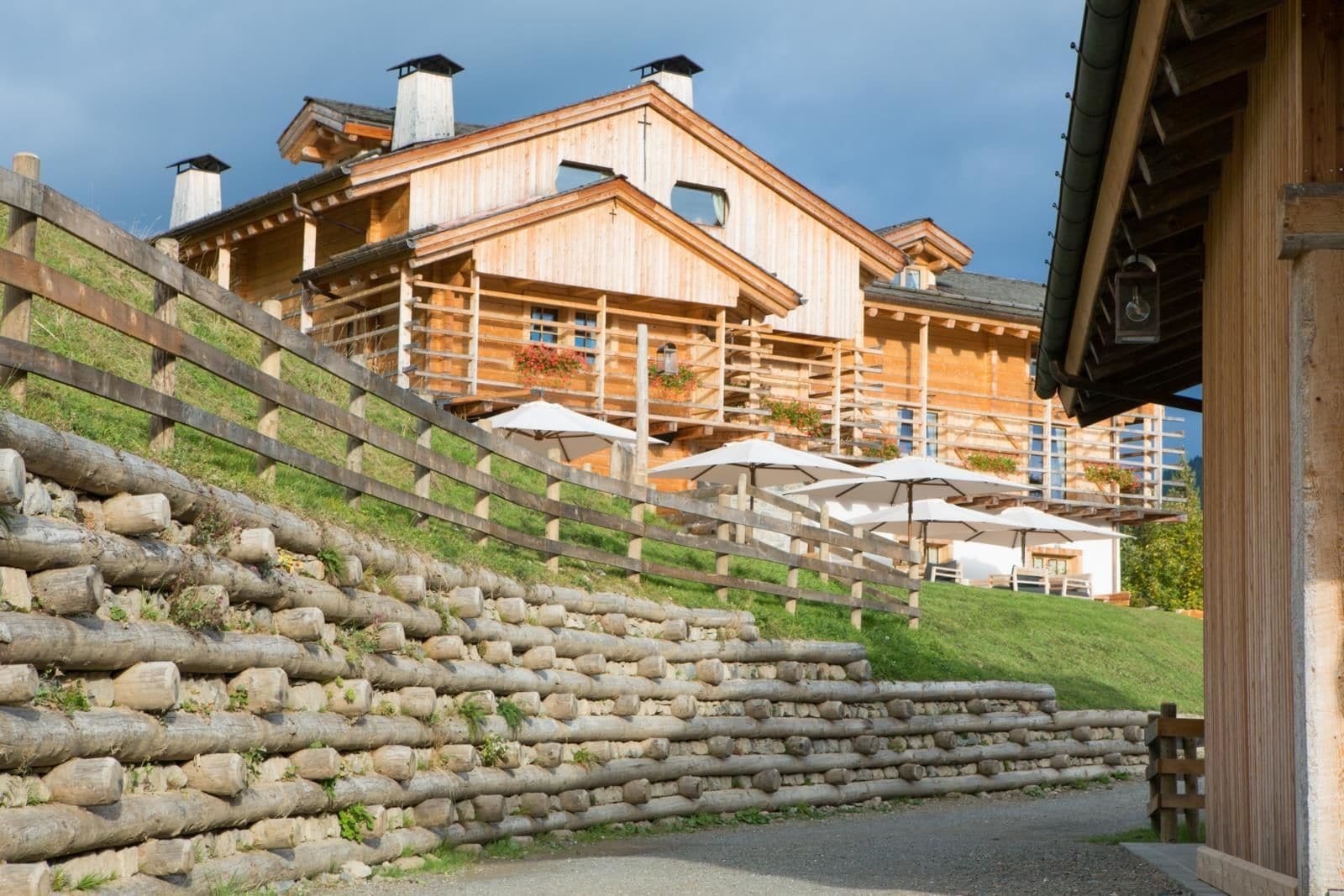 Hotel The Originals Borgo Eibn Mountain Lodge Саурис Екстериор снимка