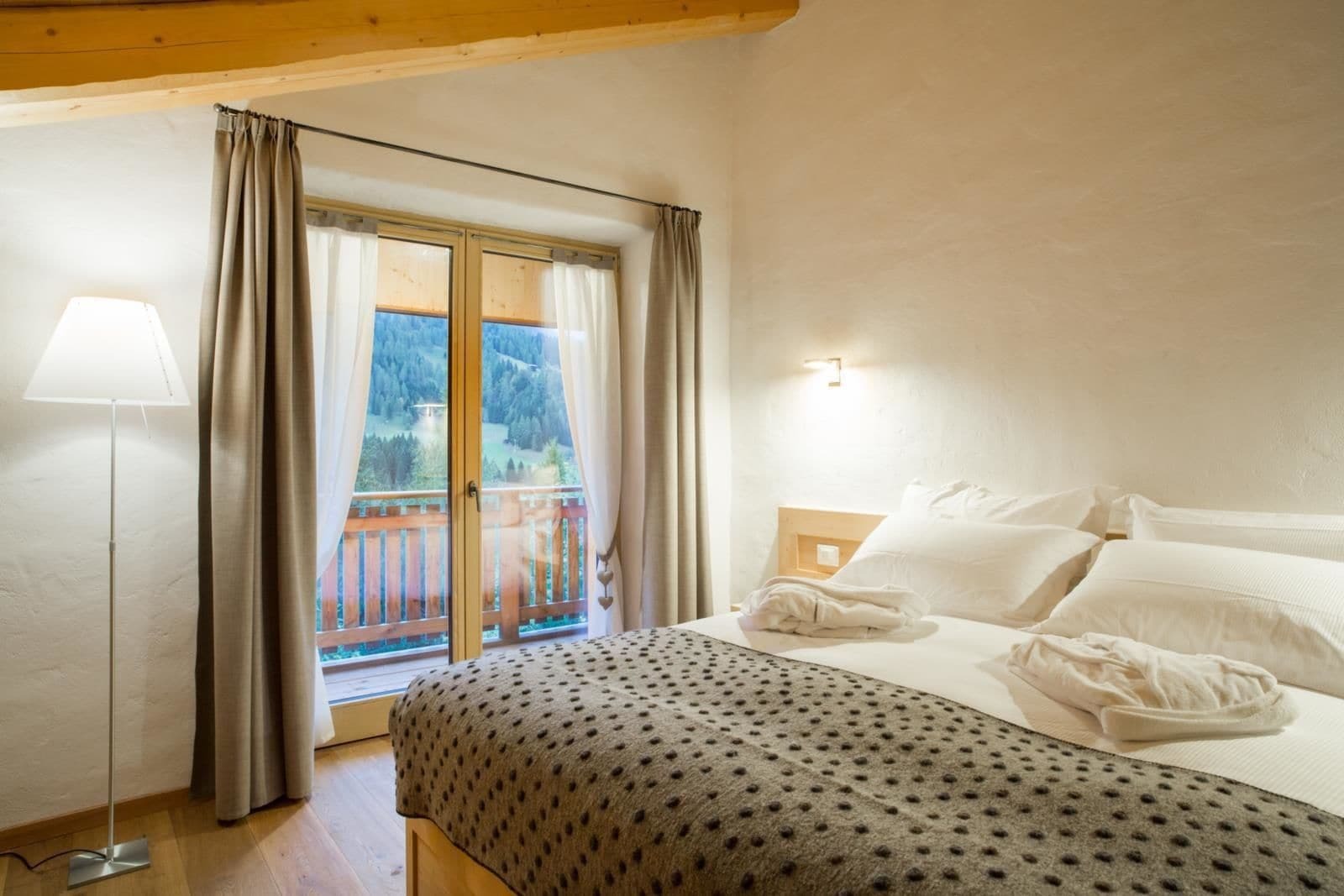 Hotel The Originals Borgo Eibn Mountain Lodge Саурис Екстериор снимка