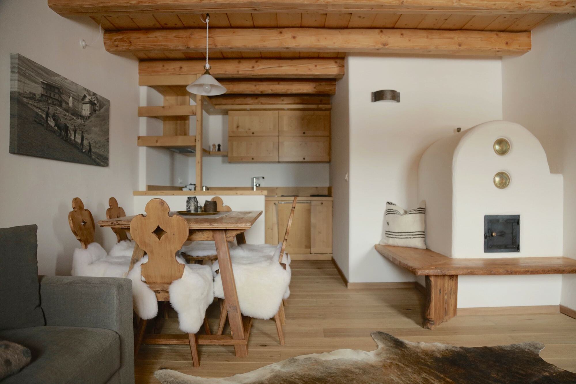 Hotel The Originals Borgo Eibn Mountain Lodge Саурис Екстериор снимка