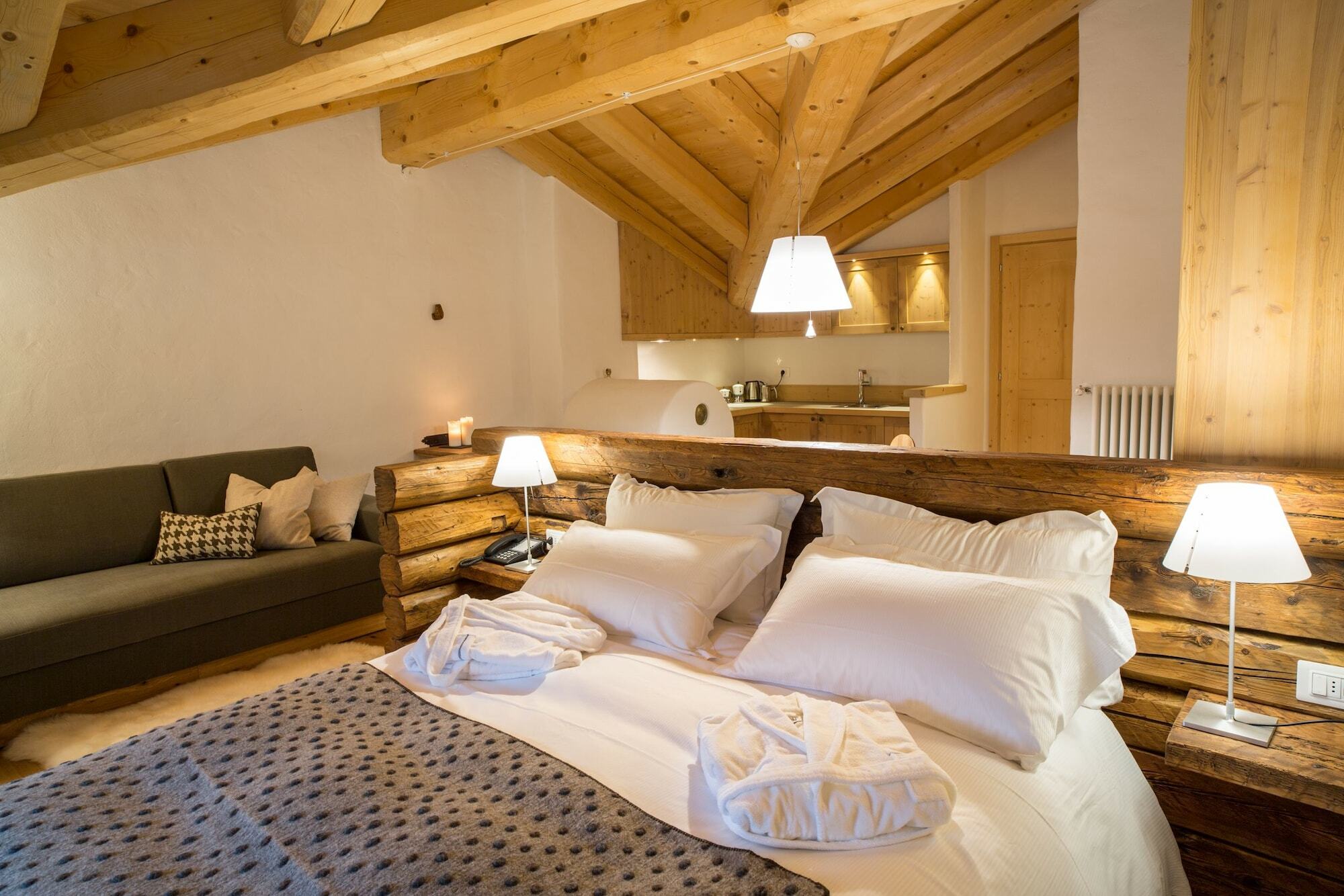 Hotel The Originals Borgo Eibn Mountain Lodge Саурис Екстериор снимка