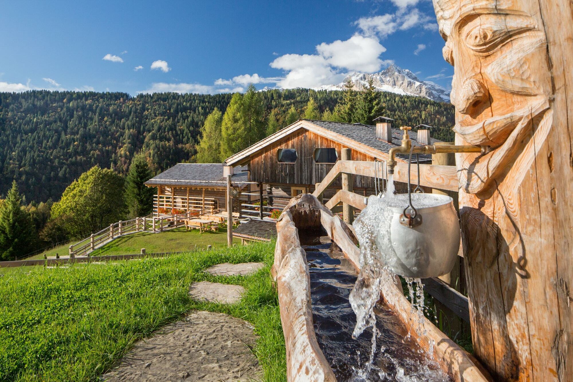 Hotel The Originals Borgo Eibn Mountain Lodge Саурис Екстериор снимка