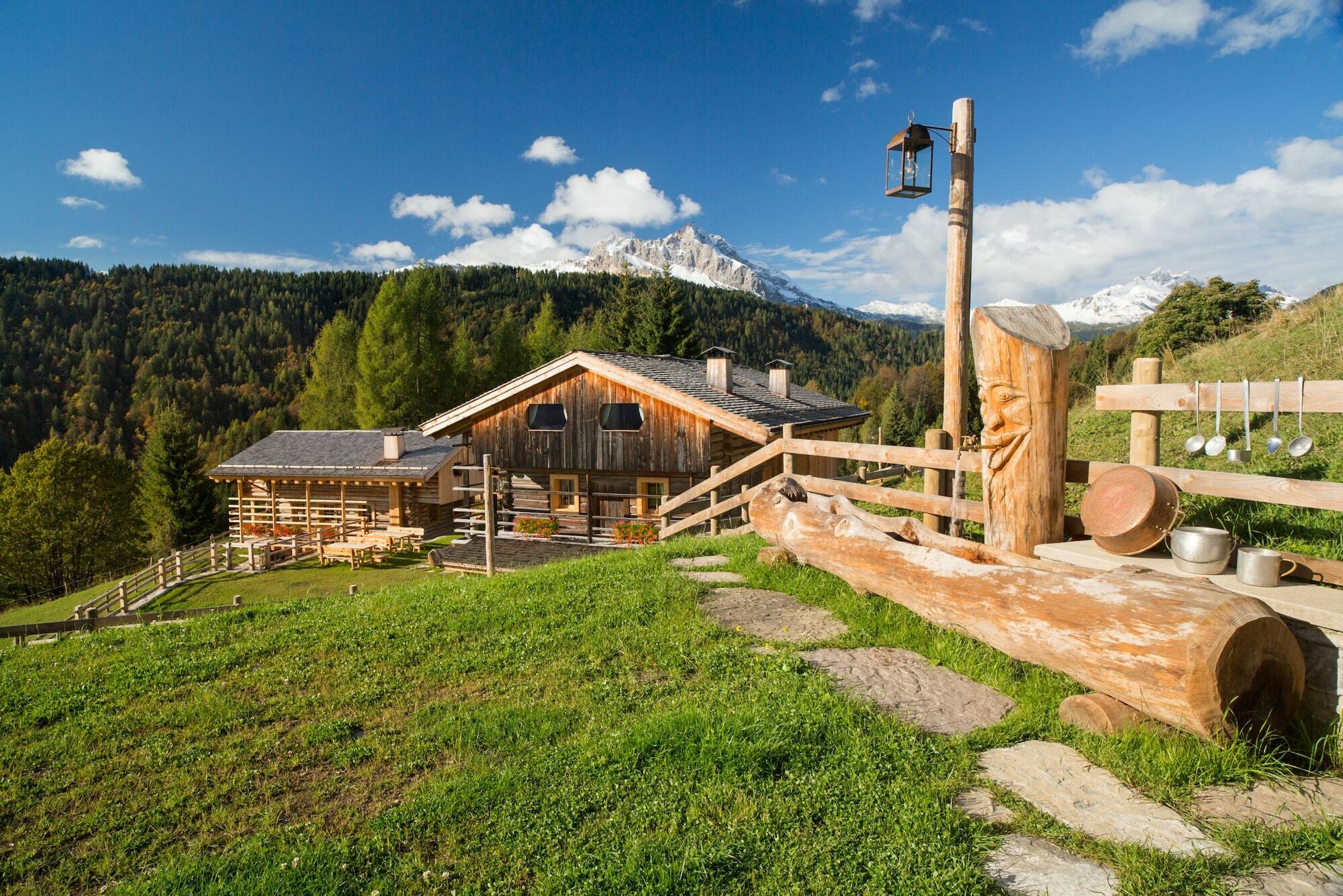 Hotel The Originals Borgo Eibn Mountain Lodge Саурис Екстериор снимка
